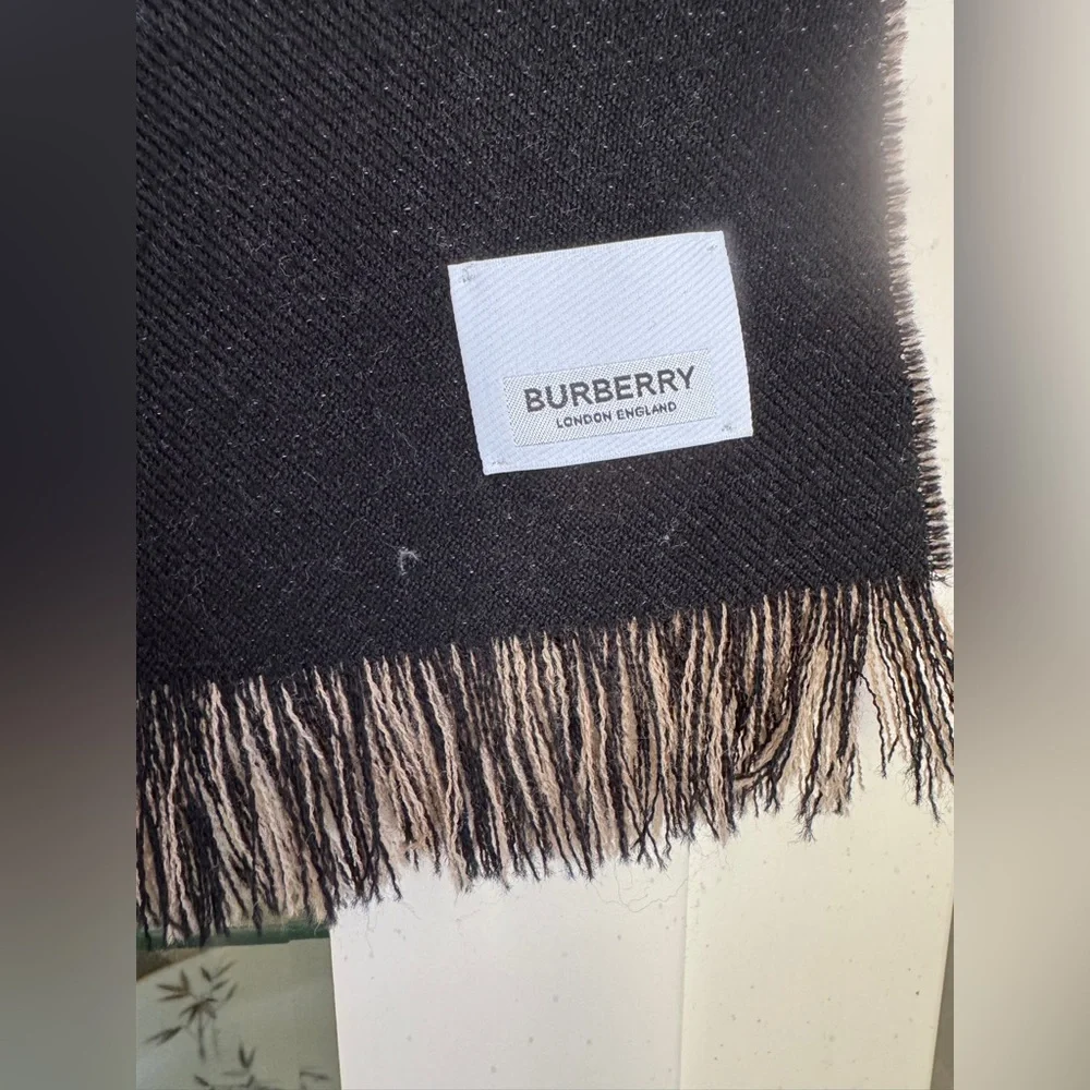 【Burberry】Wool Logo Scarf - Picture 9 of 11
